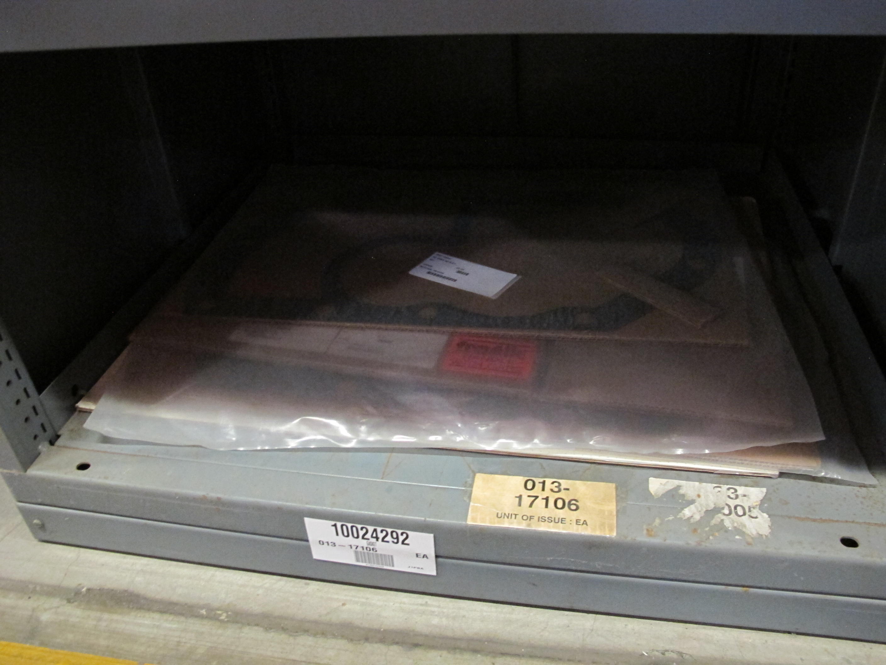 STANLEY VIDMAR HEAVY DUTY 5-DRAWER PARTS CABINET W/ CONTENTS (W-50) LOADING & HANDLING FEE $25-